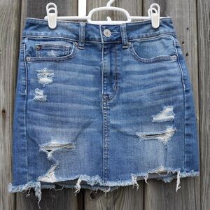 AMERICAN EAGLE OUTFITTERS SUPER STRETCH DESTROYED DISTRESSED DENIM MINI SKIRT 2